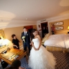 жених и невеста в номере отеля Ритц-Карлтон, Москва